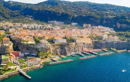 Private Day Tour of Sorrento and Positano with Pompeii