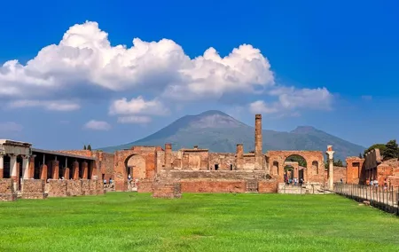 Full Day Tour in Pompeii Ruins and Amalfi Coast from Naples