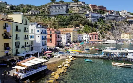 Private transfer from/to Naples to/from Sorrento with Hotel pick-up and drop off