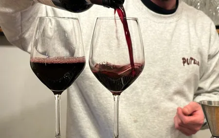 Guided Wine Tour in Old Town Napoli