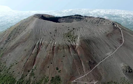 Tour on Vesuvius with wine tasting