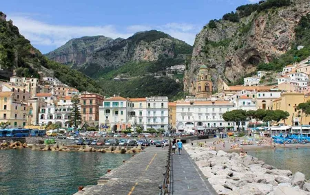 Transfer from Amalfi to Naples (1-8 PAX)