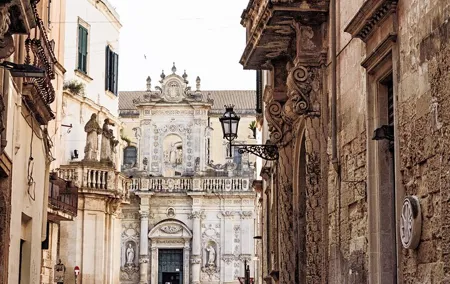Private transfer from Naples to Lecce with 2h stop in Alberobello