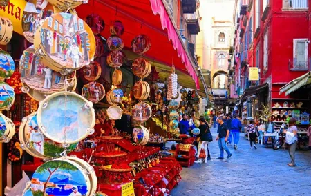 4H Naples Historic Center Tour with Underground Ruins Incl.