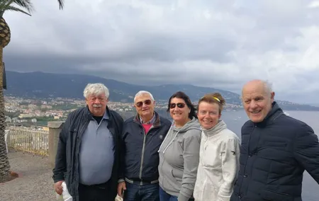 Group tour from Naples to Sorrento /Positano/Amalfi .