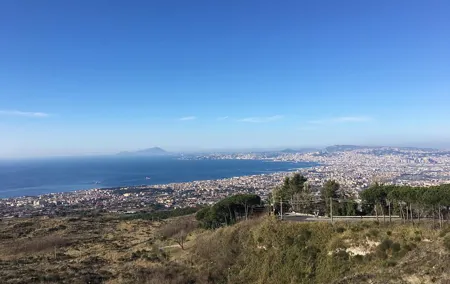 Transfer From Naples To Sorrento with stop in Herculaneum and Pompeii