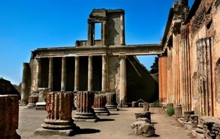 Day tour of Pompeii Vesuvius from Naples