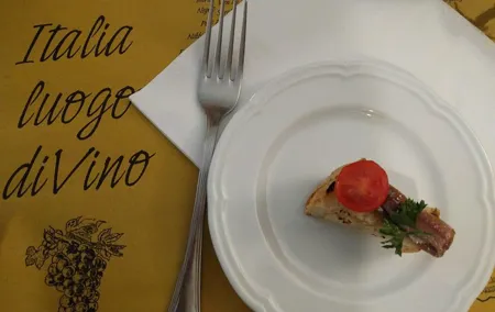 Walking Food Tour of Naples with Tastings