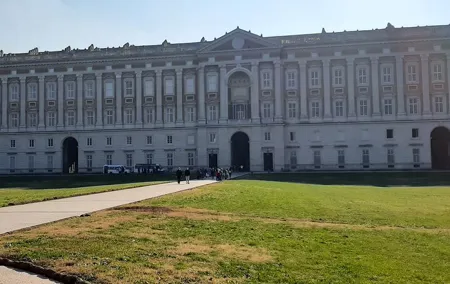 5-Hour Royal Palace of Caserta Private Guided Tour by Train from Naples