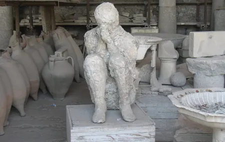 Transfer from Naples to Sorrento with 2 hr stop at Pompeii (1-8 PAX)