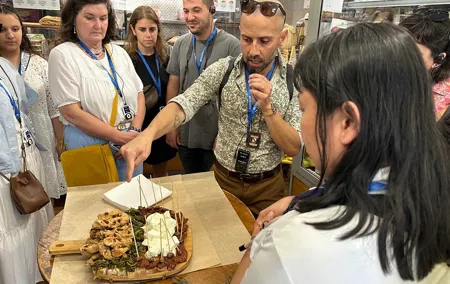 Naples Street Food Tour and Guided Sightseeing with Local Expert