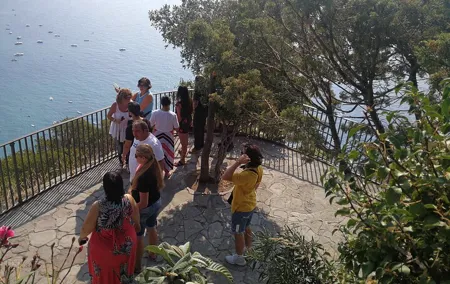 Amalfi Coast tour with 1 hour coast boat ride