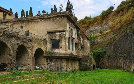 Private Pompeii and Herculaneum Tour by Car