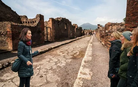 Naples Highlights and Pompeii Private Full Day Tour with Driver