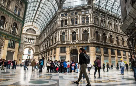 Pompeii ruins and the city of Naples with private transportation