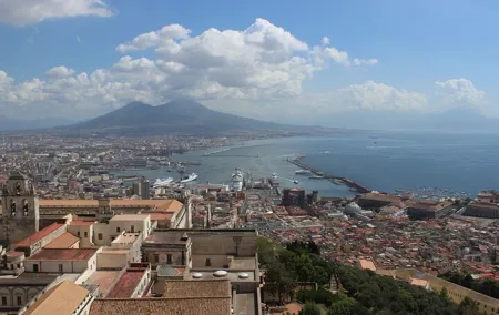Private transfer from Naples to Rome city centre or Fiumicino