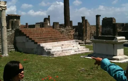 Private Transfer/Tour from/to Naples to/from Sorrento with stop in Pompeii