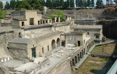 Private full day tour Pompei Mt Vesuvio and winery