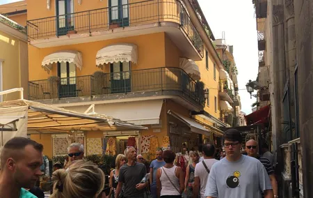 Transfer From Naples Train Station/area to Sorrento with 1 hour stop in Positano