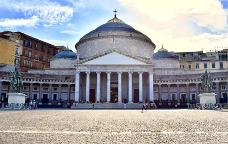 Tour of the Monumental Naples with an art expert