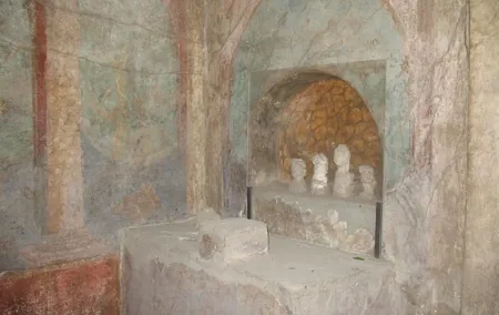 Transfer from Naples to Salerno with a 2hr stop at Pompeii (1-8 PAX)