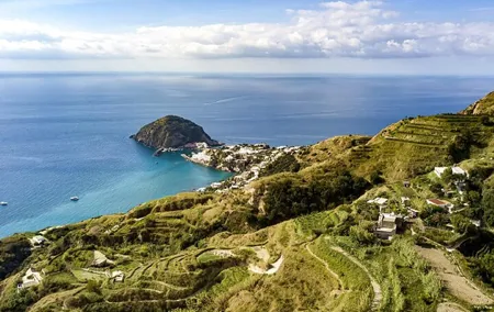 Ischia: Sant'Angelo e Maronti with Transfers from Naples