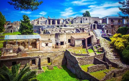 Best of Pompeii Experience with Archeologist in 40 Languages