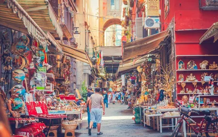 2-Hour Small Group Walking Tour in the Heart of Naples