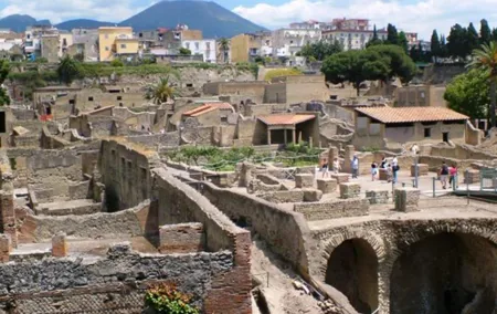 Visit in Pompeii - Herculaneum Private Tour with Ada