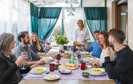 Cesarine: Dining & Cooking Demo at Local's Home in Naples