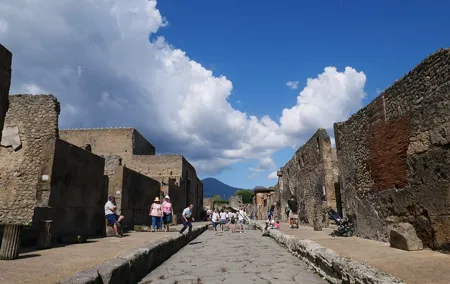 From Naples: Pompeii, Mt.Vesuvius, and Wine Tasting – Deluxe Tour
