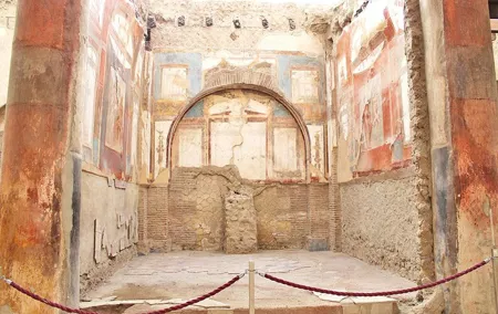 Skip the Line Half Day Private Tour of Herculaneum Highlights with Local Guide