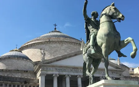 Private tour of Naples with street food tasting