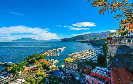 Sorrento, Pompei & Wine-Tasting: walk, visit & drink (8hour tour)