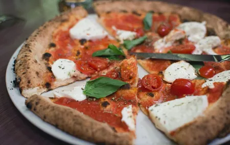 Naples Street food. Cultural tour for those who love local food