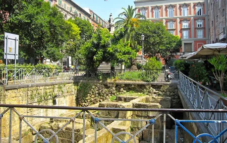 Naples City Centre Tour with Local Guide