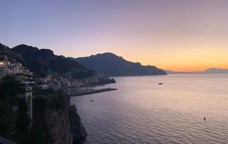 From Naples: Private day tour on the Amalfi coast by led english speaking driver