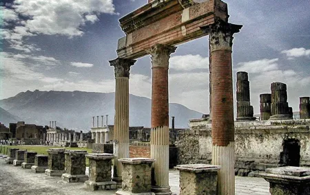 Pompeii SkipTheLine with Lunch&WineTasting from Naples Cruise Port