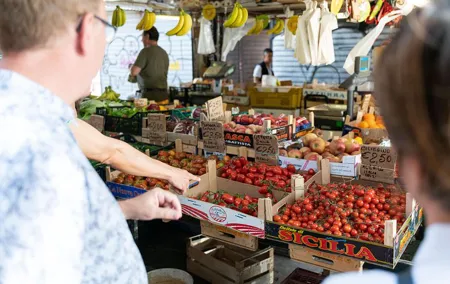 Small Group Market tour and Dining Experience at a Cesarina's home in Ercolano