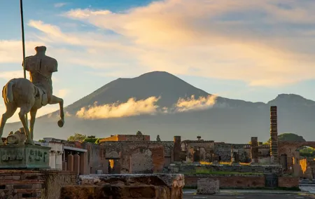 8 Hours Private Tour from Naples to Pompeii, Positano and Cetara