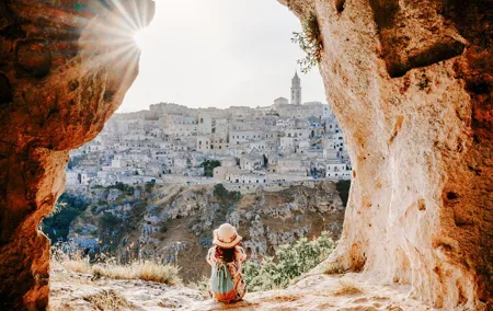 Private transfer: Naples to Lecce, 2h sightseeing stop in Matera