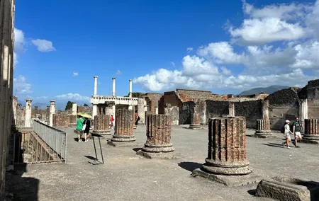 Full Day Private Tour in Sorrento Pompeii and Positano