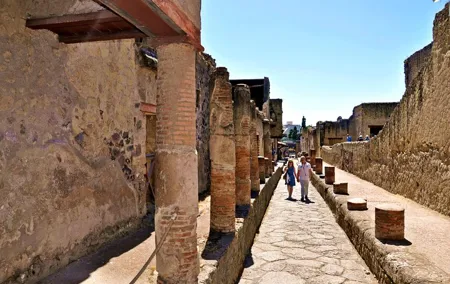 Transfer from Naples to Amalfi-Ravello with 2 hours Private Tour in Herculaneum