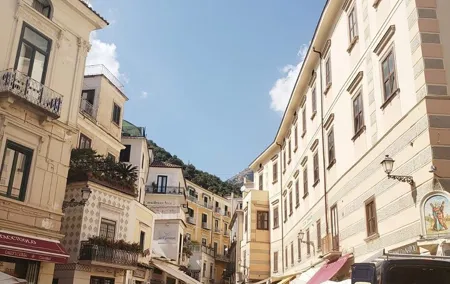 One way Siena to AmalfiCoast/Sorrento area 2H Pompei & vice versa