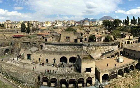 Tour of Hercolaneum, Pompeii, Sorrento (Full Day 8h)