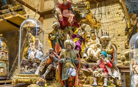 Explore the magic Nativity Scene Market with private Guide