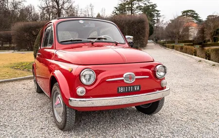 Explore Naples in a Vintage Fiat Car