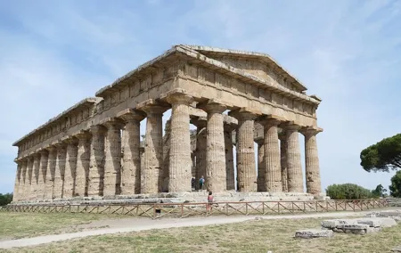 From Naples: Paestum, Mozzareffa Farm, Wine tasting and lunch