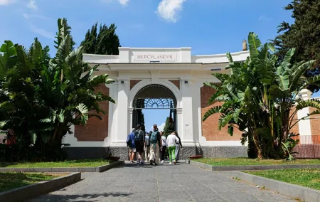 Guided Herculaneum Tour to Explore Ancient Roman Houses