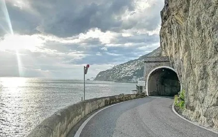 Private Deluxe Tour: Amalfi and Pompeii – Custom Pickup